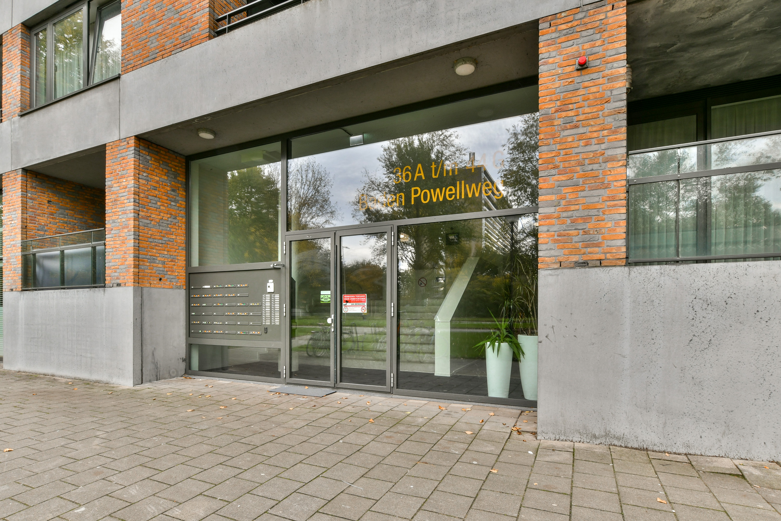 Baden Powellweg 42- F