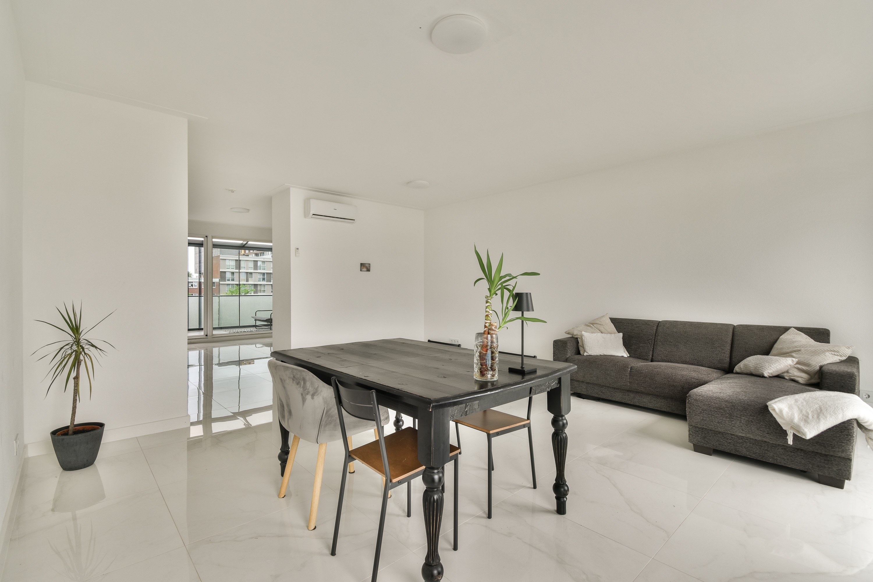 Domela Nieuwenhuisstraat 92