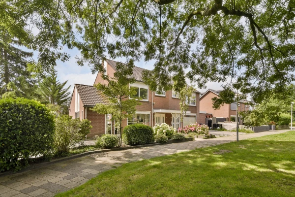 Nieuwerkerkerstraat 12