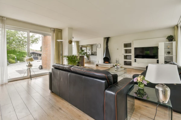 Nieuwerkerkerstraat 12