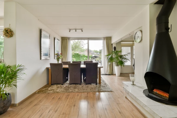 Nieuwerkerkerstraat 12