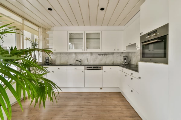 Nieuwerkerkerstraat 12