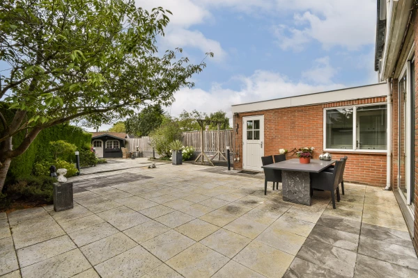 Nieuwerkerkerstraat 12