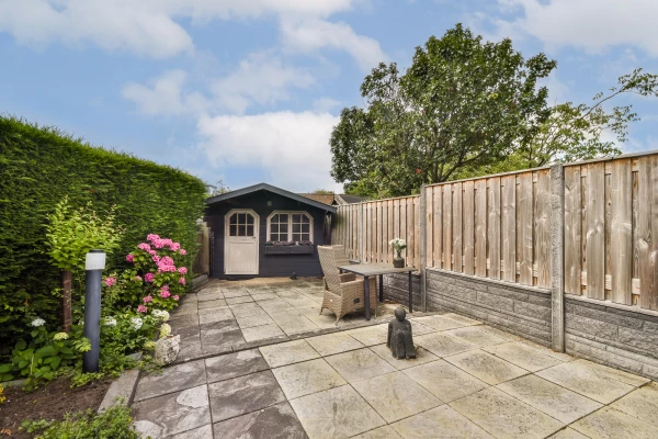 Nieuwerkerkerstraat 12