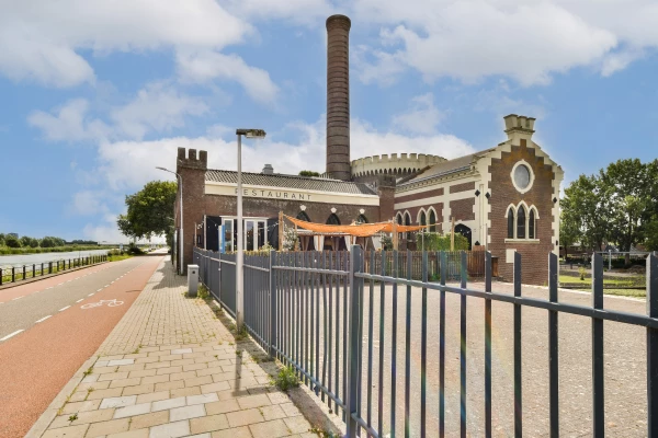 Nieuwerkerkerstraat 12